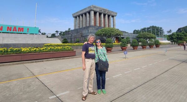 Tag 2: GANZTÄGIGE STADTRUNDFAHRT DURCH HANOI ALS GRUPPENTOUR (F/M)