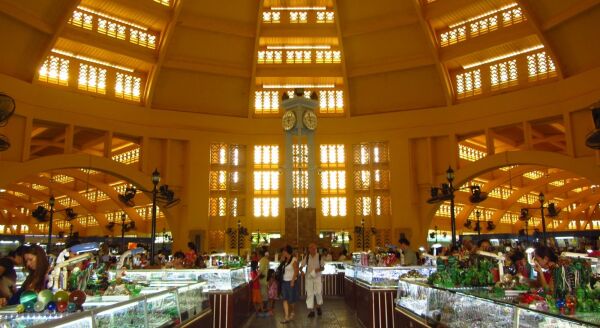 Tag 4: Besichtigung von Phnom Penh – Flug nach Ho-Chi-Minh-Stadt (F)