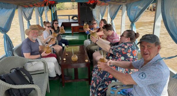 Tag 5: Phnom Penh – Schnellboot nach Chau Doc (F)