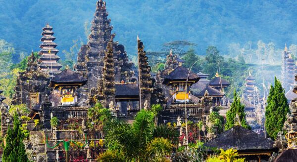 Tag 2: UBUD – CANDIDASA – BESAKIH UND UMGEBUNG (B/L)