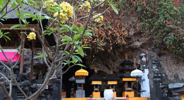 Tag 2: UBUD – CANDIDASA – BESAKIH UND UMGEBUNG (B/L)
