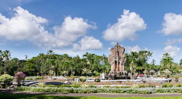 Tag 1: WILLKOMMEN AUF BALI – ANKUNFT IN DENPASAR