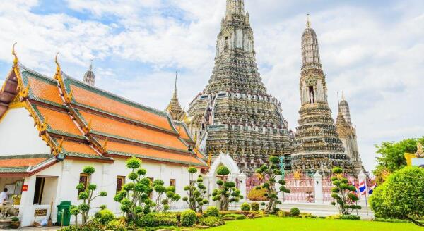 Tag 2: Halbtagestour: Großer Palast und Tempel des Smaragd-Buddha (F)