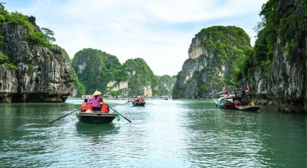 Tag 3: Halong-Bucht – Rückreise nach Hanoi (F/M)