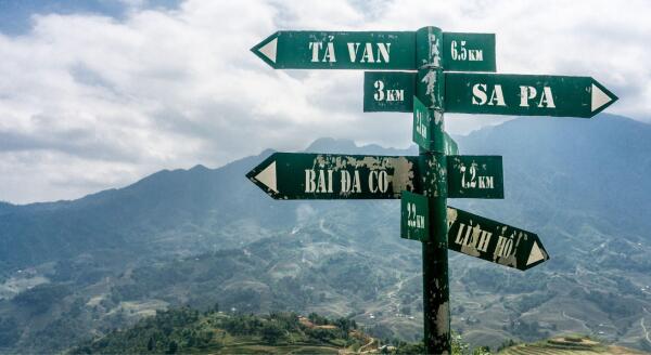 Tag 2: Hanoi – Transfer nach Sapa mit dem Limousinenbus – Besuch des Dorfes Ta Phin (F/M)