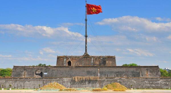 Tag 6: Hanoi – Flug nach Hue (F) – Flug inklusive