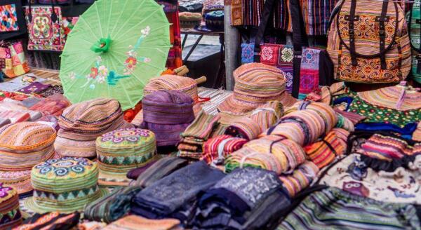 Tag 9: Bac-Ha-Markt – Hanoi (F) – Privater Ausflug