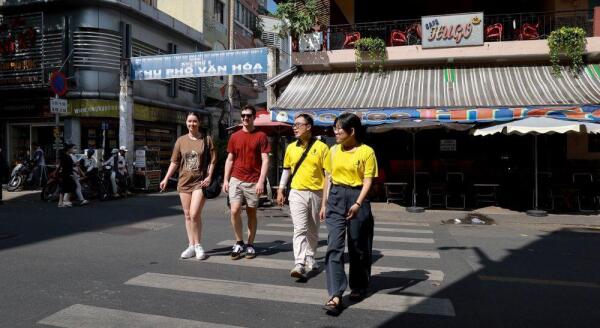 Tag 9: Streetfood-Tour durch Ho-Chi-Minh-Stadt (F/M)