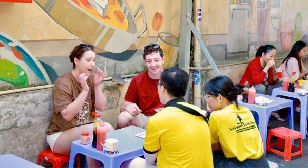 Tag 9: Streetfood-Tour durch Ho-Chi-Minh-Stadt (F/M)
