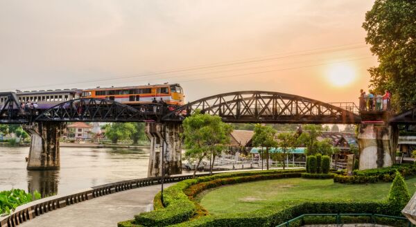 Tag 3: Bangkok – Kanchanaburi – Todeseisenbahn (F)