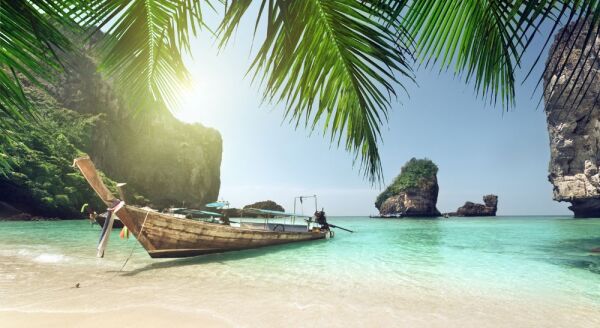Tag 8: Phuket – Freizeit (F) – Optionale Tour: Phi-Phi-Inseln mit geteiltem Schnellboot