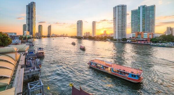 Tag 2: Ganztägige kombinierte Tempel-, Großer-Palast- und Klong-Tour mit Mittagessen (F/M) (Privattour mit englischsprachigem Reiseleiter)