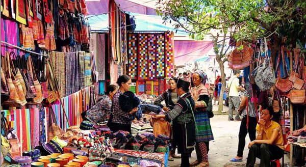 Tag 5: Bac-Ha-Markt (nur sonntags) – Hanoi (F/M/A)