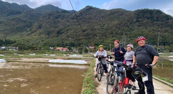 Tag 4: Radtour durch Mai Chau (F/M) – mit Reiseleitung