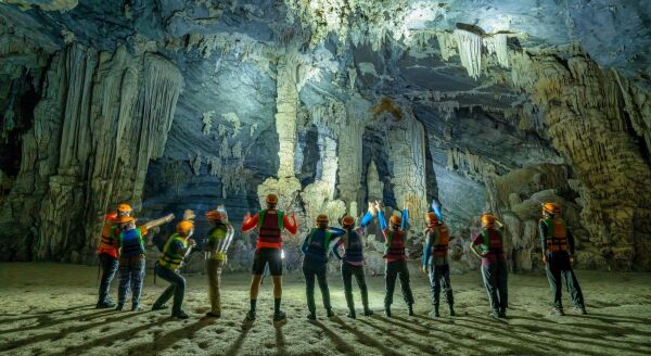 Tag 10: Tu-Lan-Höhle – Kim-Höhle – Hung-Ton-Höhle – Tan Hoa (F) – Gruppentour