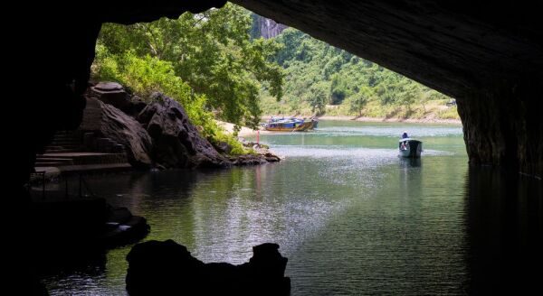 Tag 11: Dorf Tan Hoa und ATV-Tour erkunden – Phong Nha – Flug nach Ho-Chi-Minh-Stadt (F) – Flug inklusive